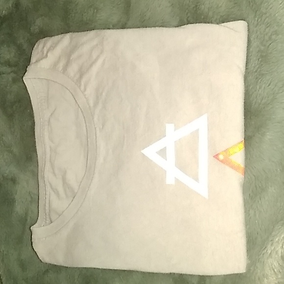 Four Elements tee - Picture 4 of 4